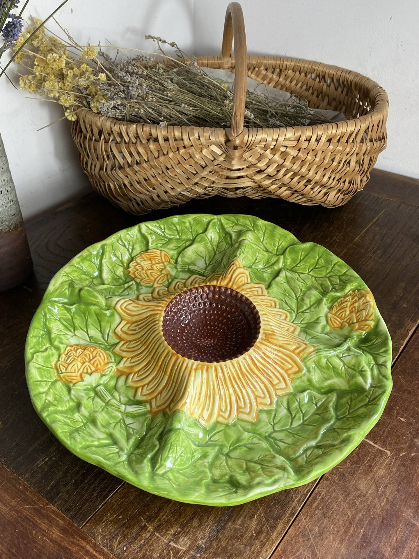 Divided plate, sunflower in slipware