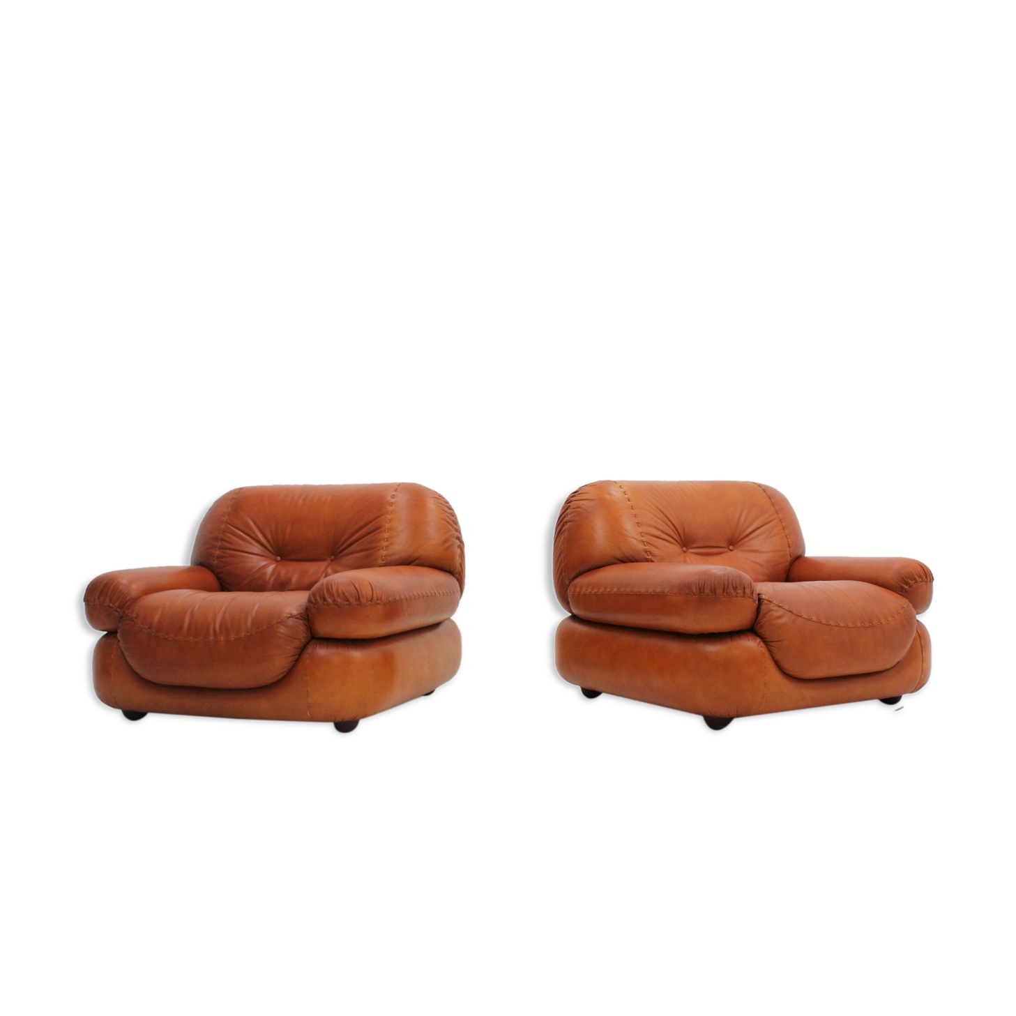 Sapporo cognac leather armchairs by Girgi 1970s