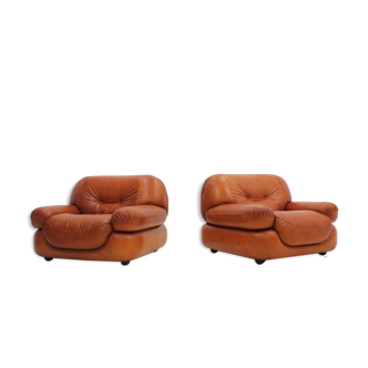 Sapporo cognac leather armchairs by Girgi 1970s