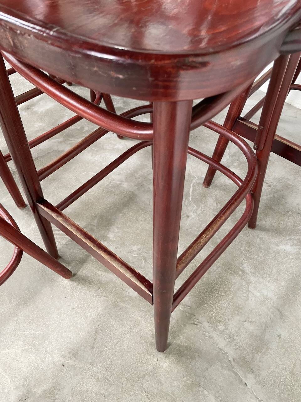 Set of 8 high bistro stools