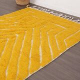 Ecru Moroccan rug with geometric patterns 250cm x 150cm