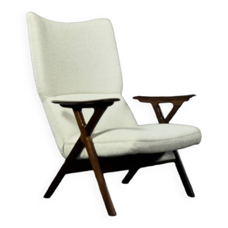 Fauteuil haut de salon vintage en teck et tissu bouclé blanc du milieu du siècle norvégien, années 1960