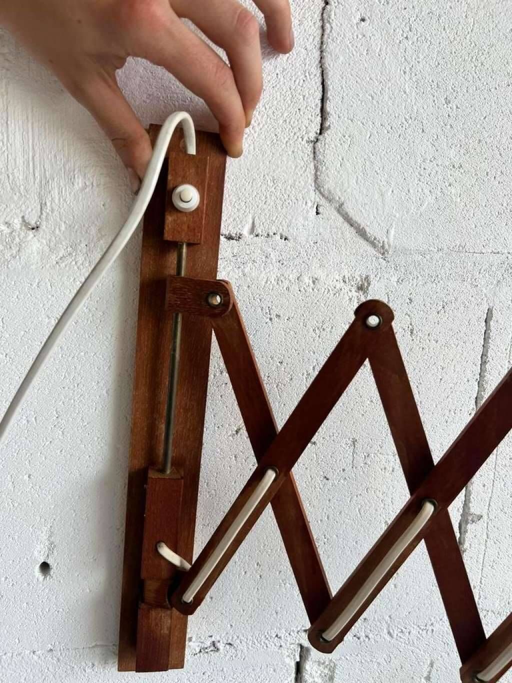 VINTAGE WOODEN WALL LAMP / SCISSOR LAMP WITH LAMPSHADE 'ARO LEUCHTEN'