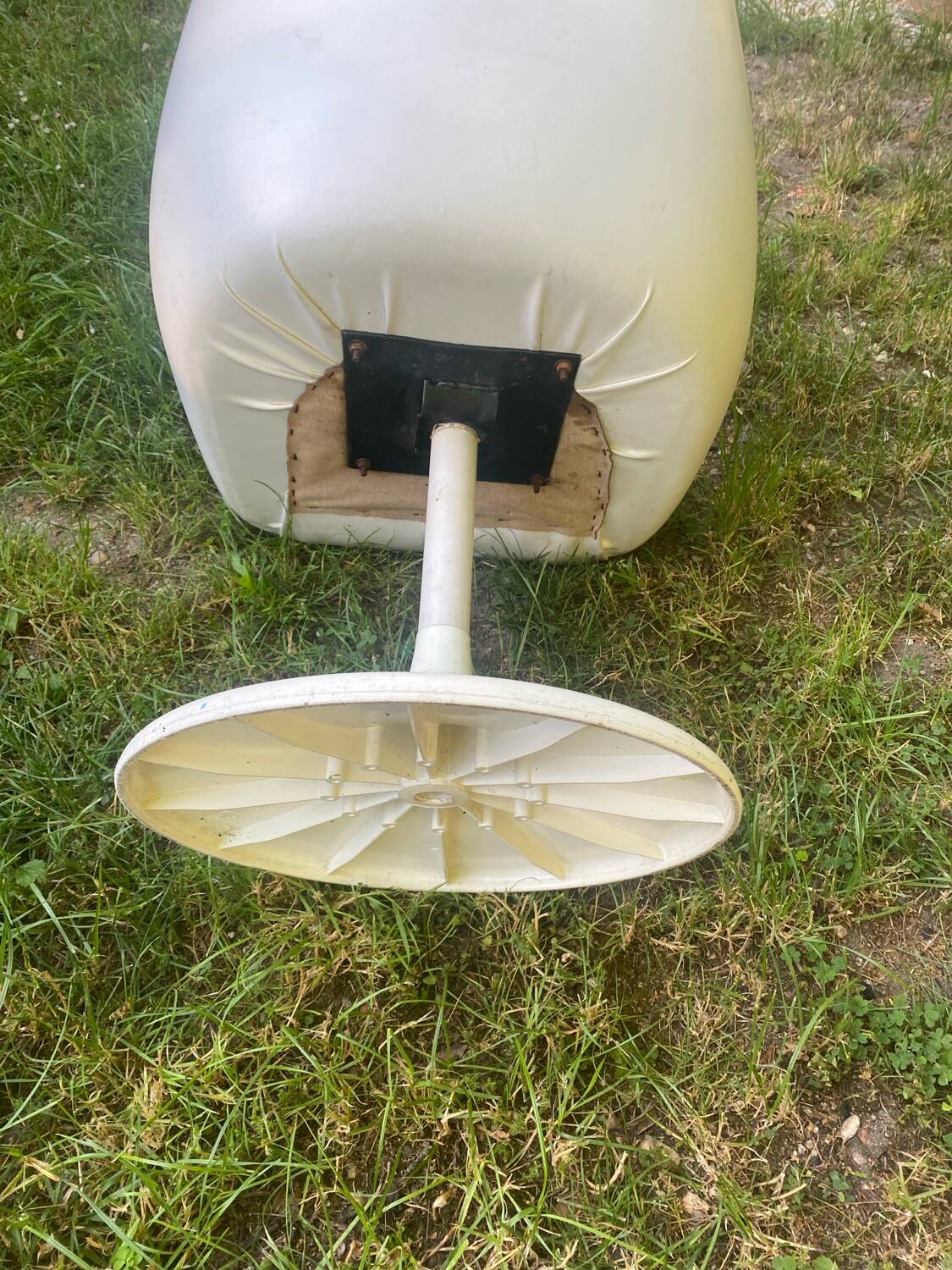 Chaise Pod Tulip  Lusch ERZEUGNIS