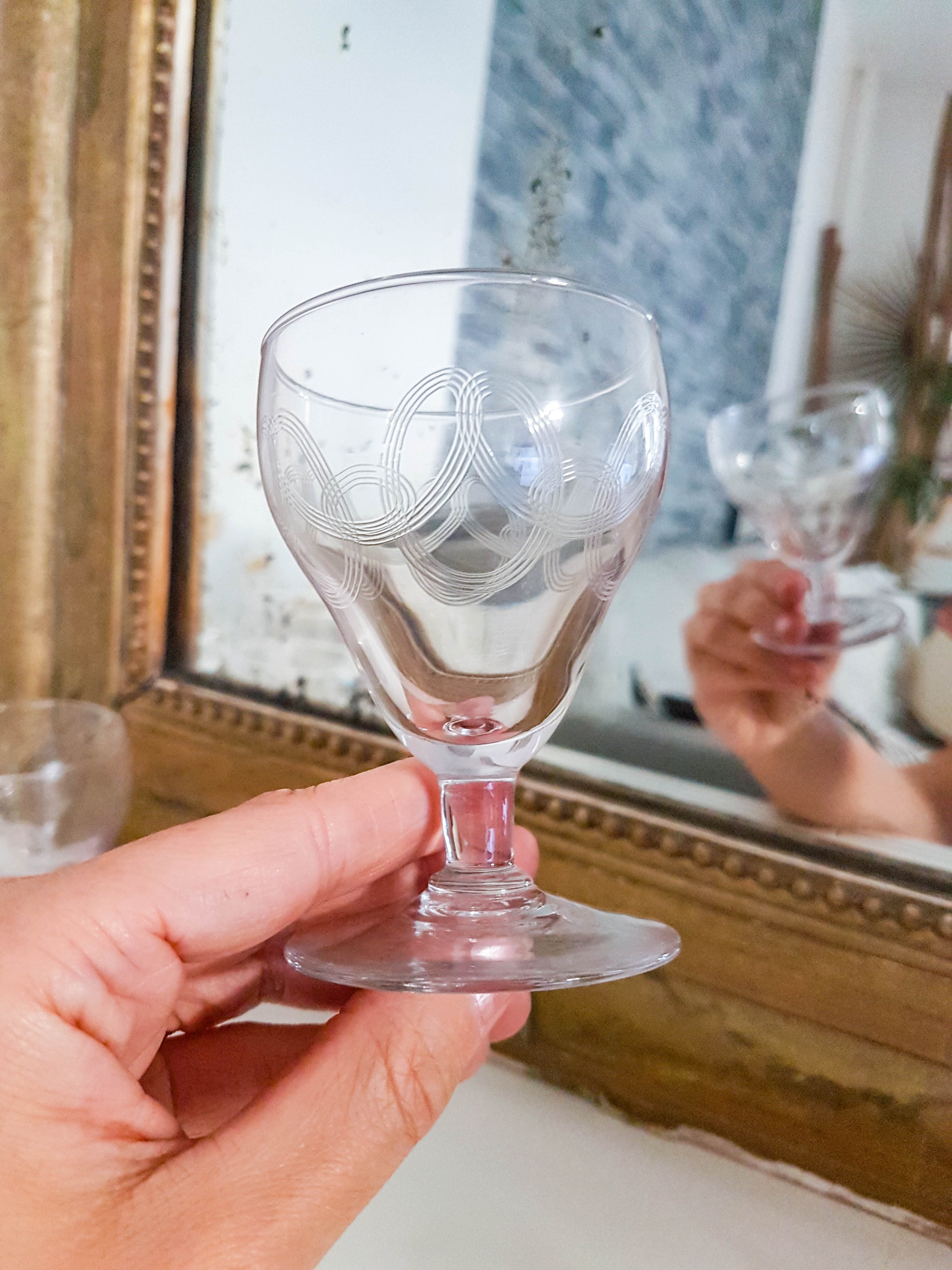 Set of 6 engraved crystal port or liqueur glasses