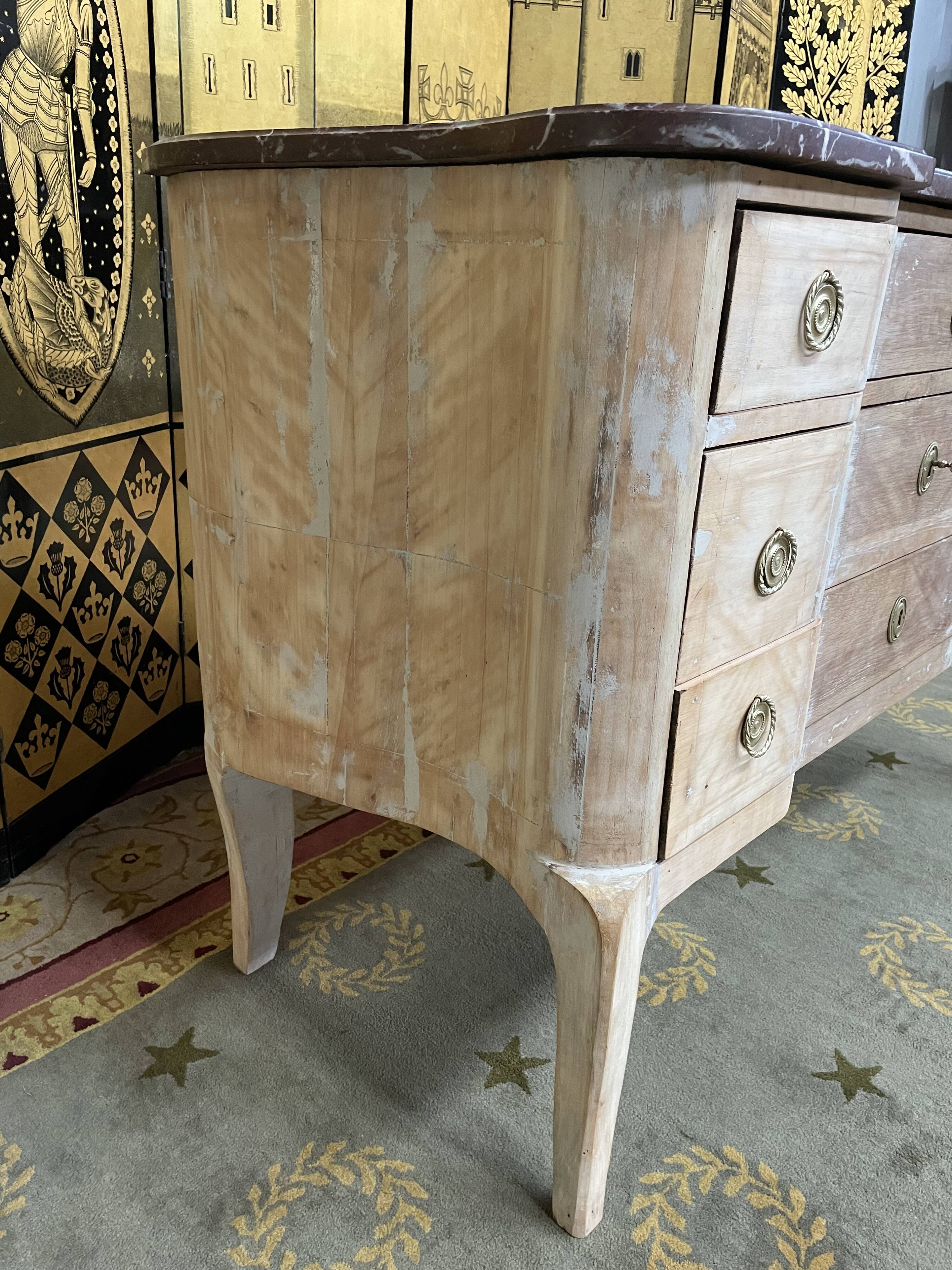 Raw dresser Louis XV style