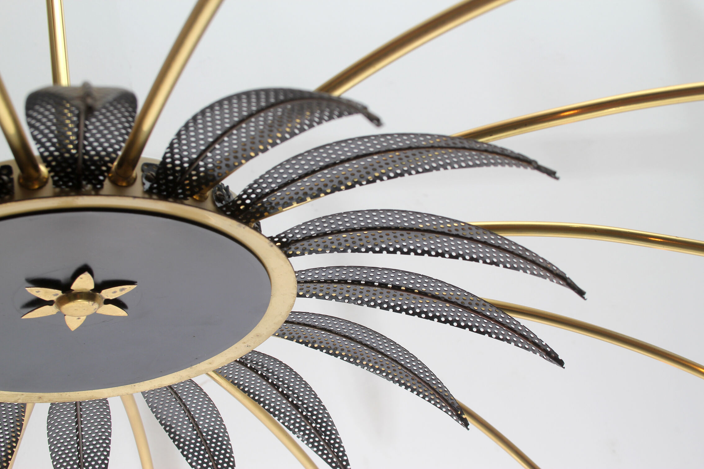 1950s chandelier in brass for 16 bulbs, diameter 100cm