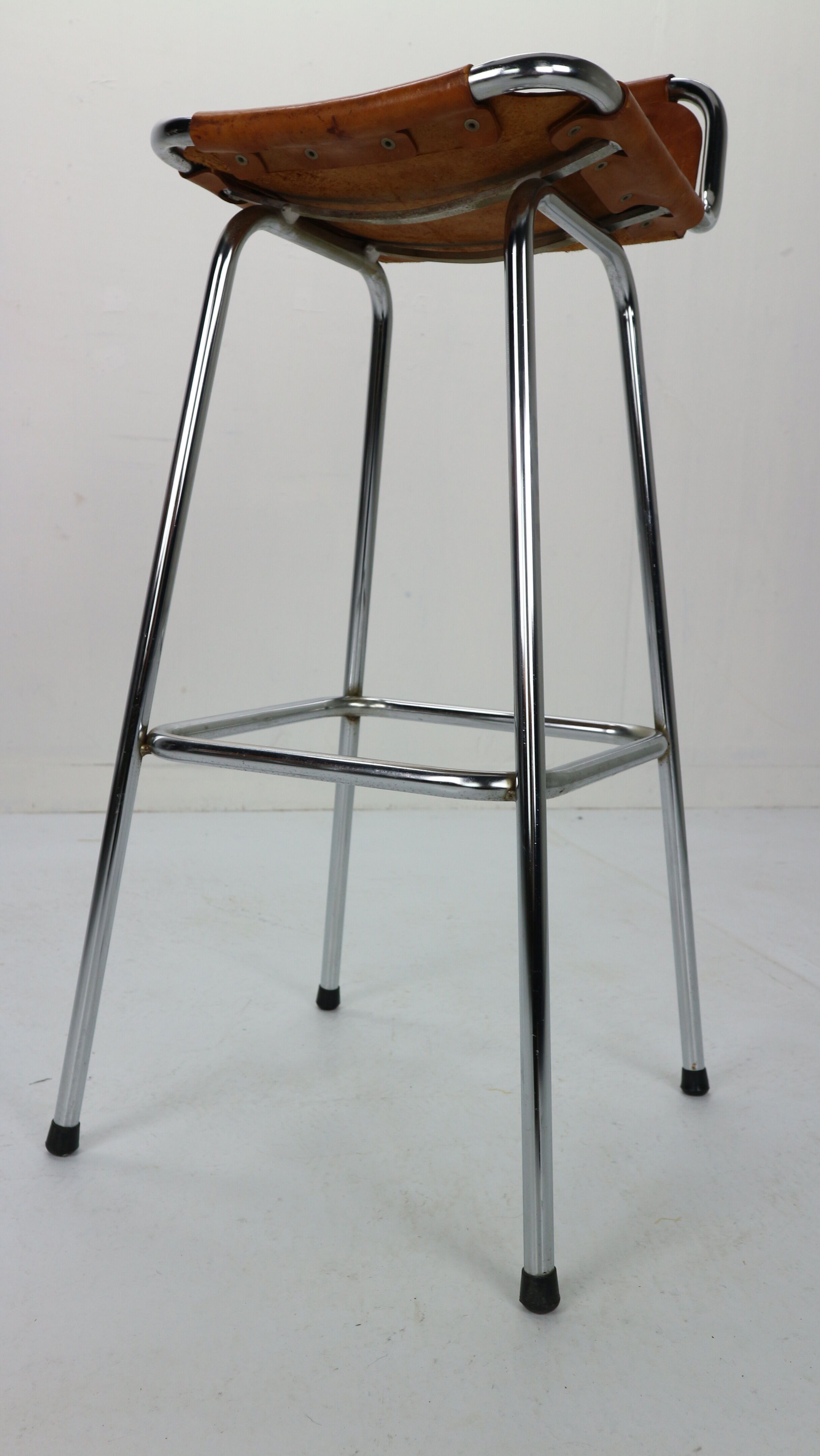 Set of 4 leather barstools