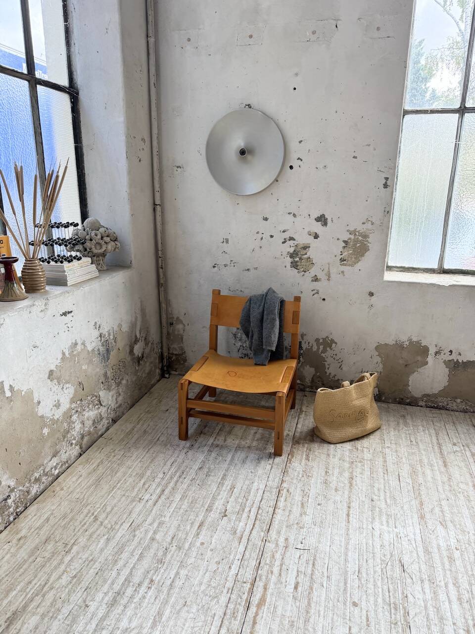 Elm and leather armchair Maison Regain