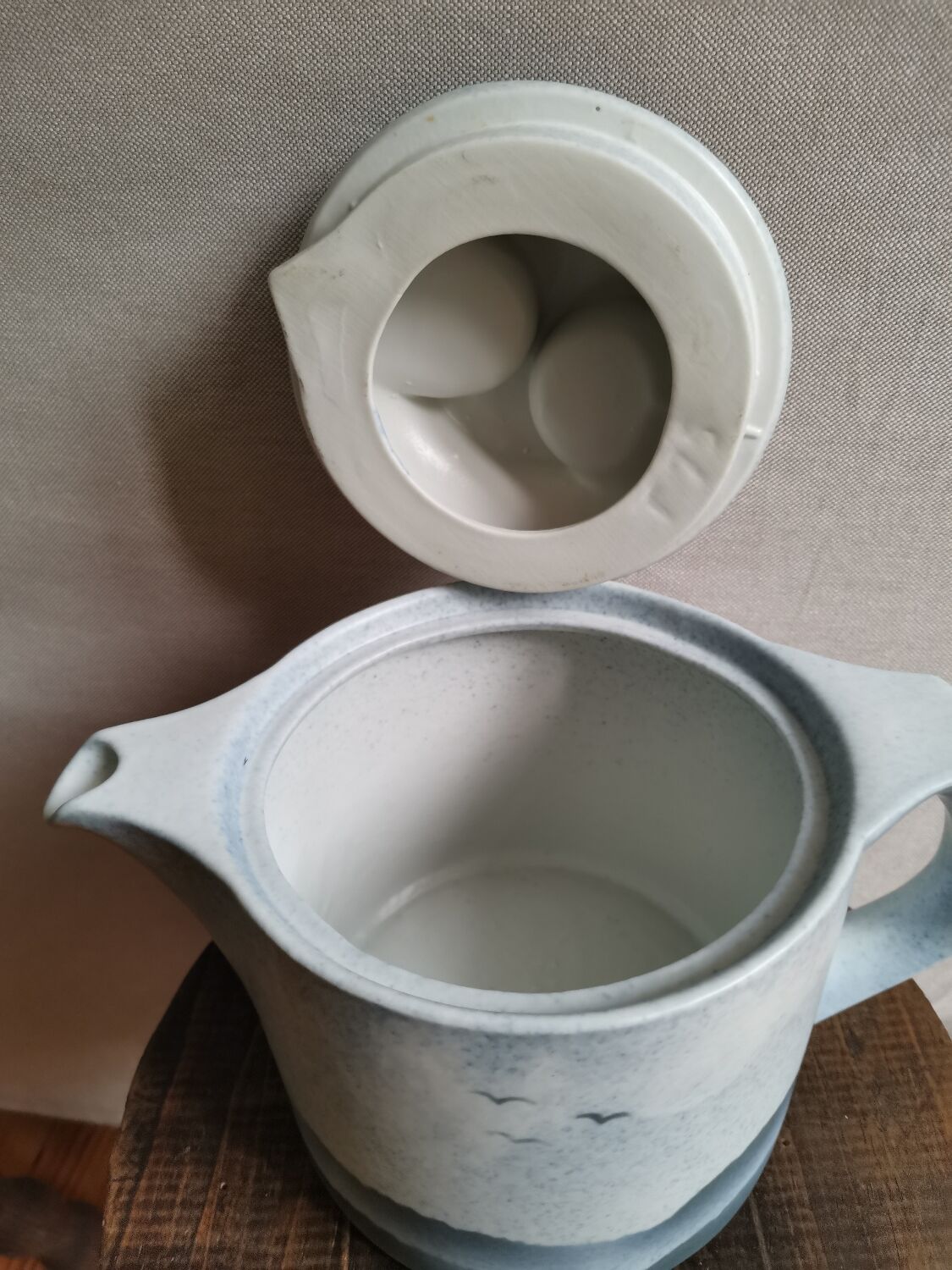 Teapot in porcelain virebent