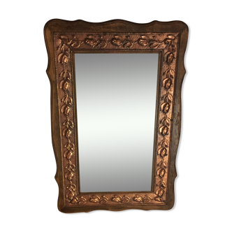 Miroir ancien en bois décor en cuivre 41x62cm