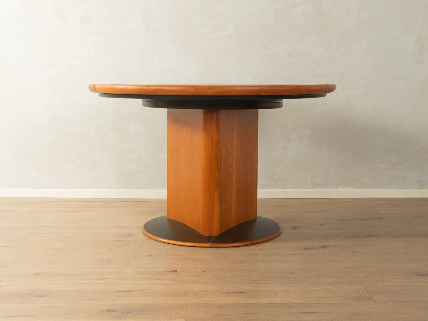 Unique dining table, Skovby
