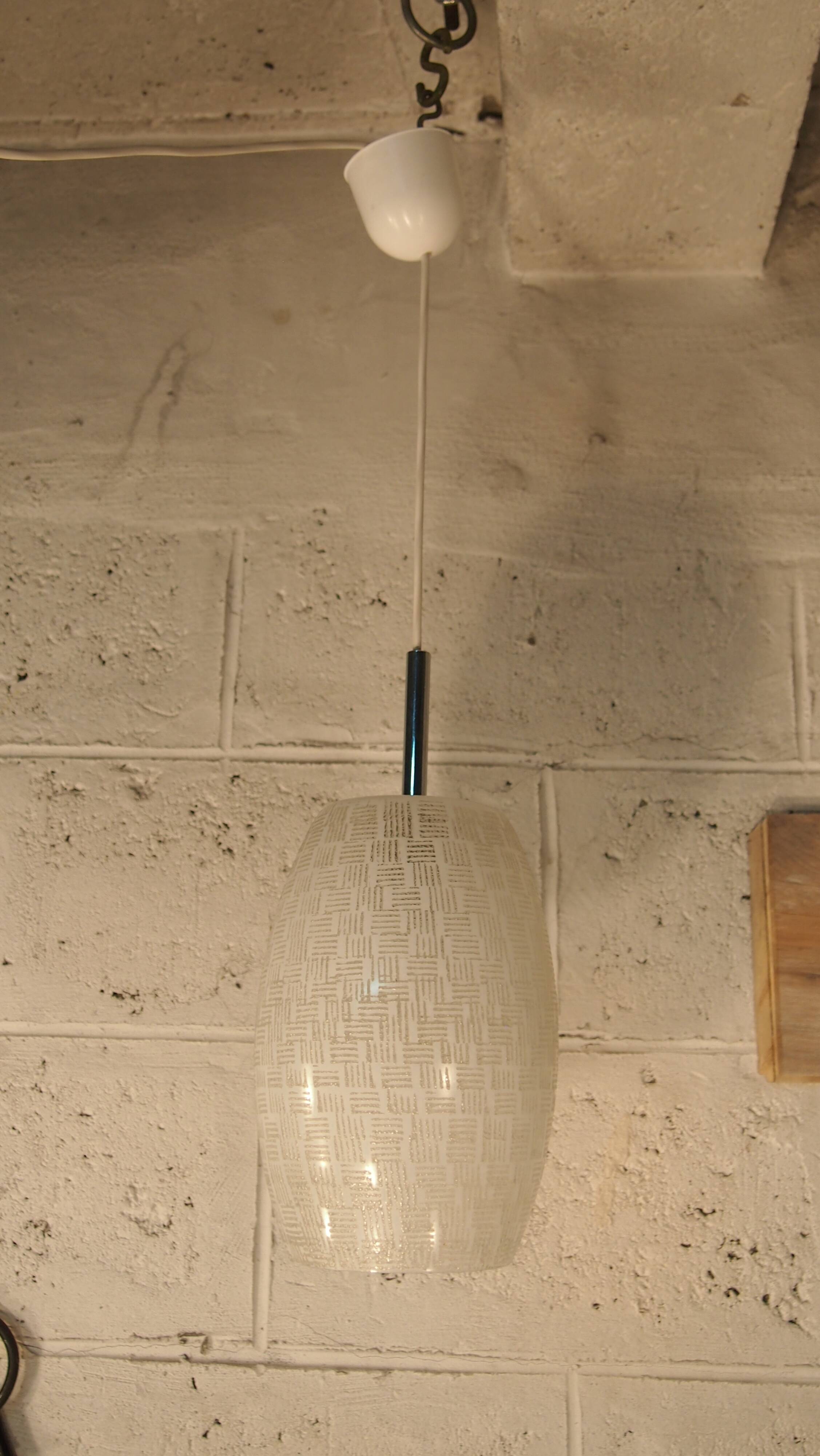 Suspension vintage française en Verre des années 1960 attribuée à Lunel