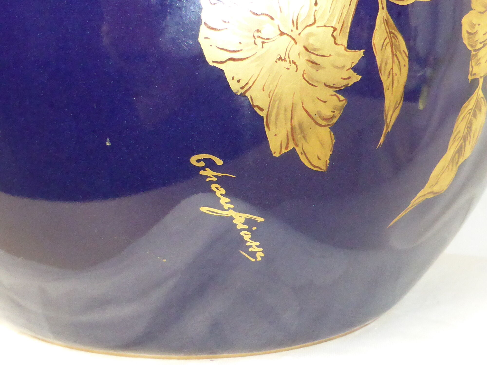 Vase in Limoges porcelain midnight blue signed Chaufriasse-Diam. 20cm