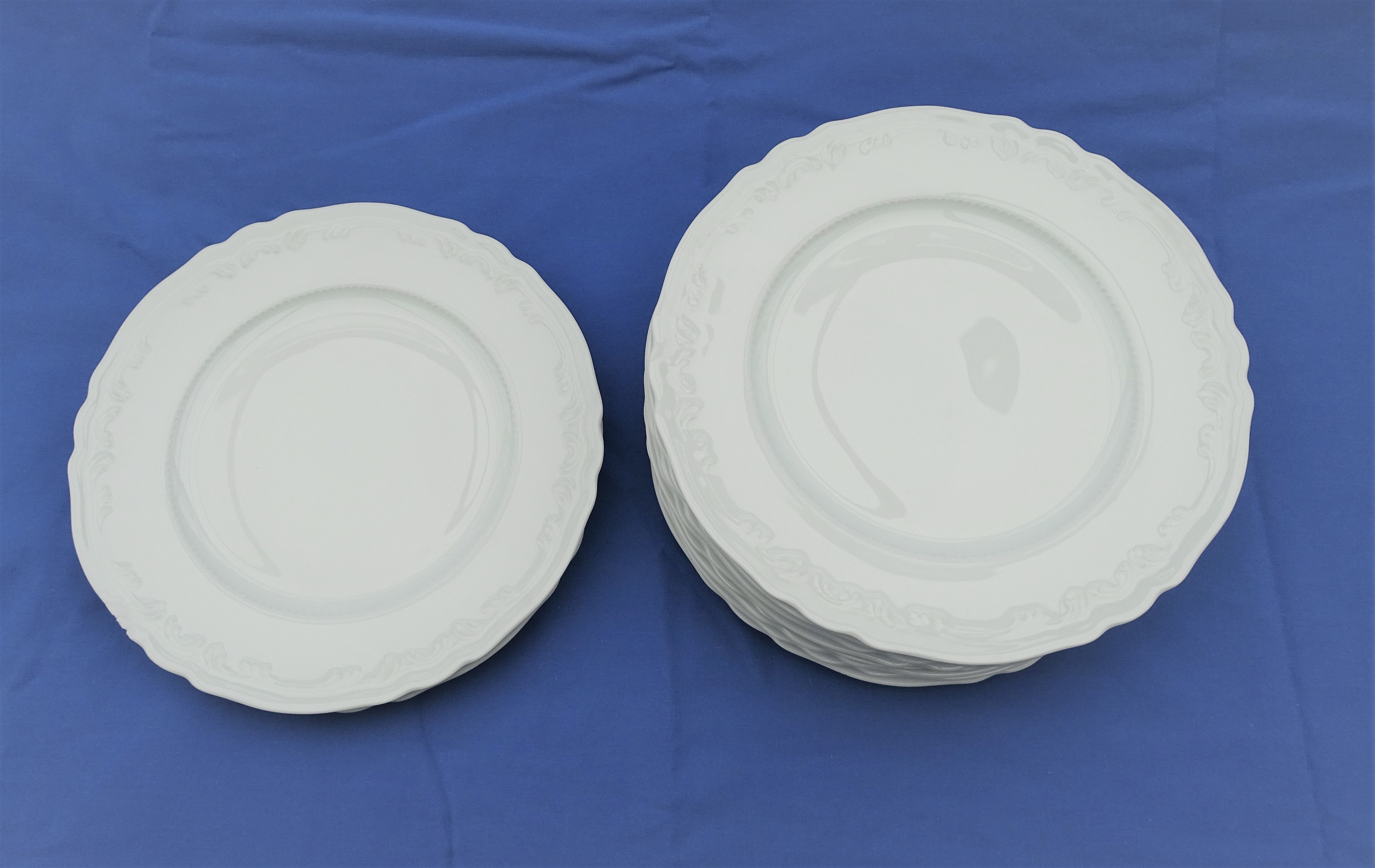 Set de 10 assiettes plates blanches Limoges