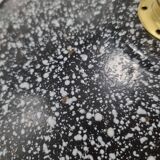 Suspension en tôle émaillée noire mouchetée