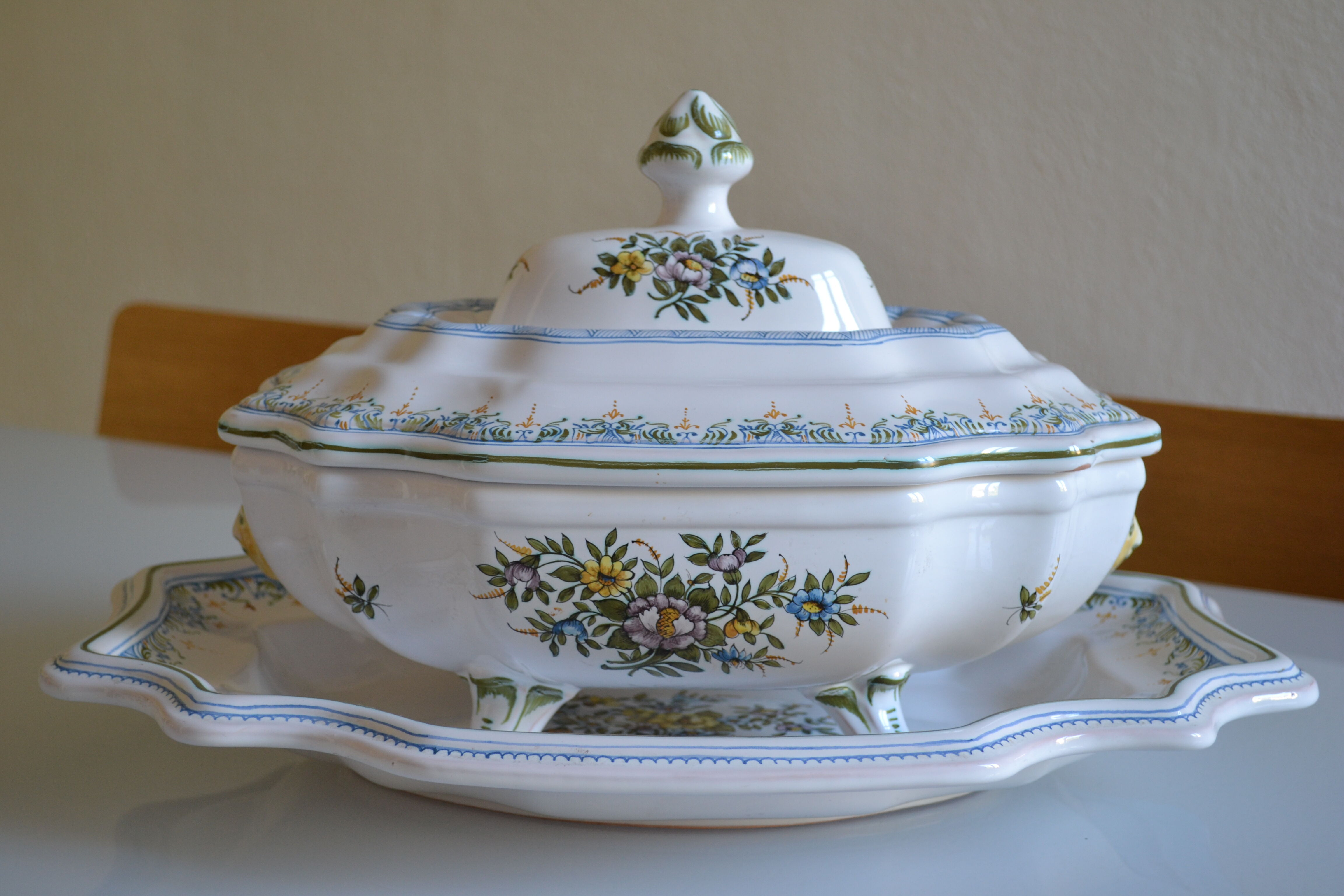 Tureen or vegetable dish in earthenware by Lallier in Moustiers