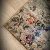 English carpet Axminster 69x118cm