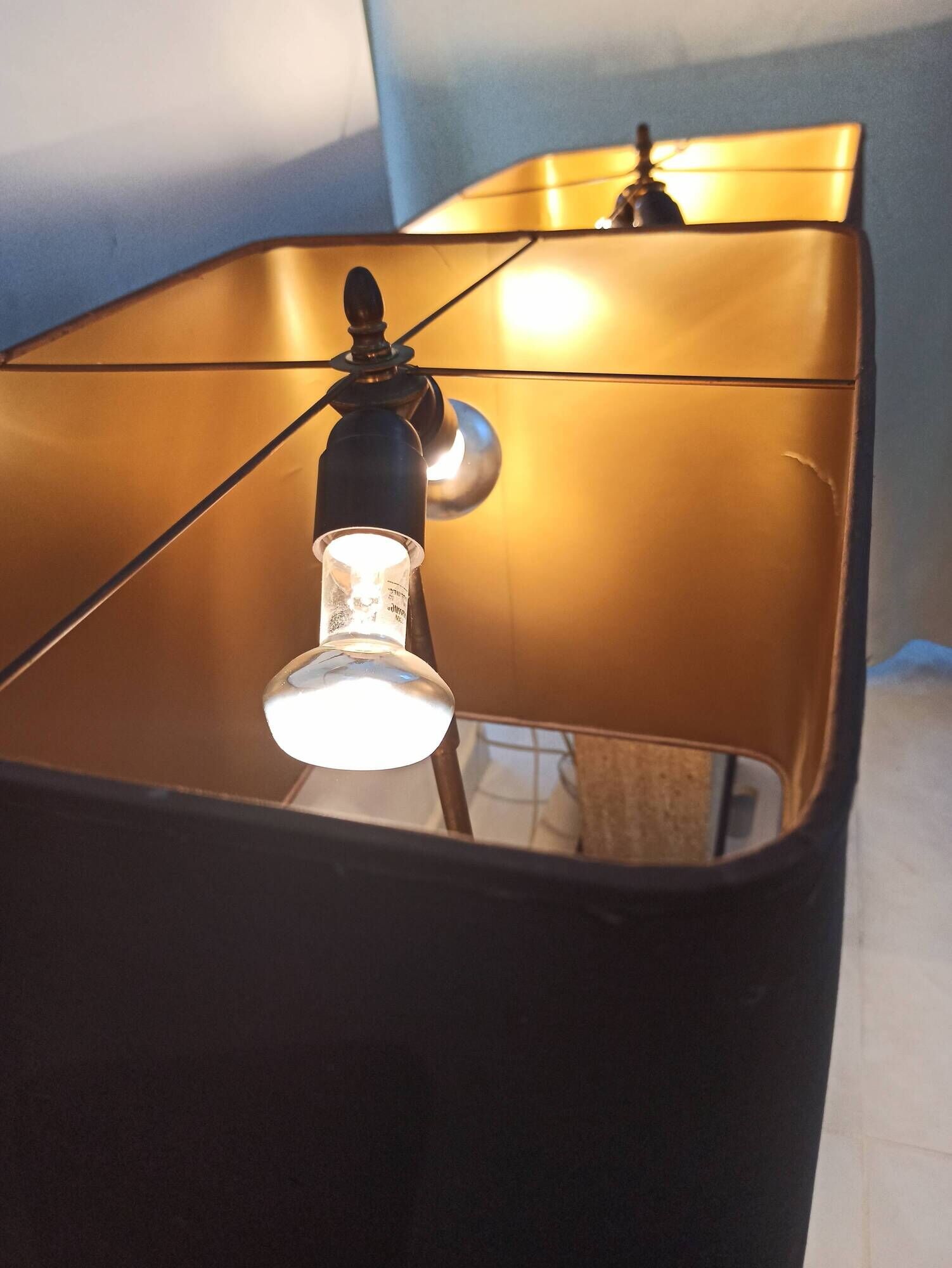 Imposing pair of lamps in Burgundy stone and brass art deco period