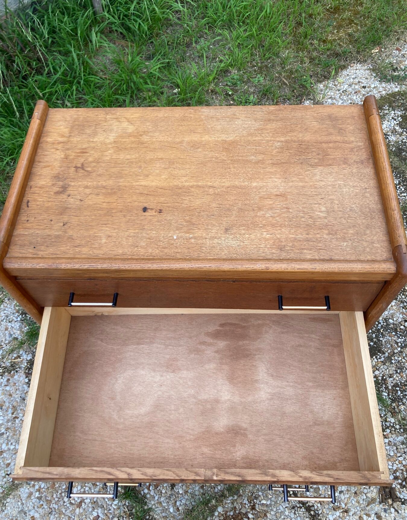 Vintage dresser compass feet