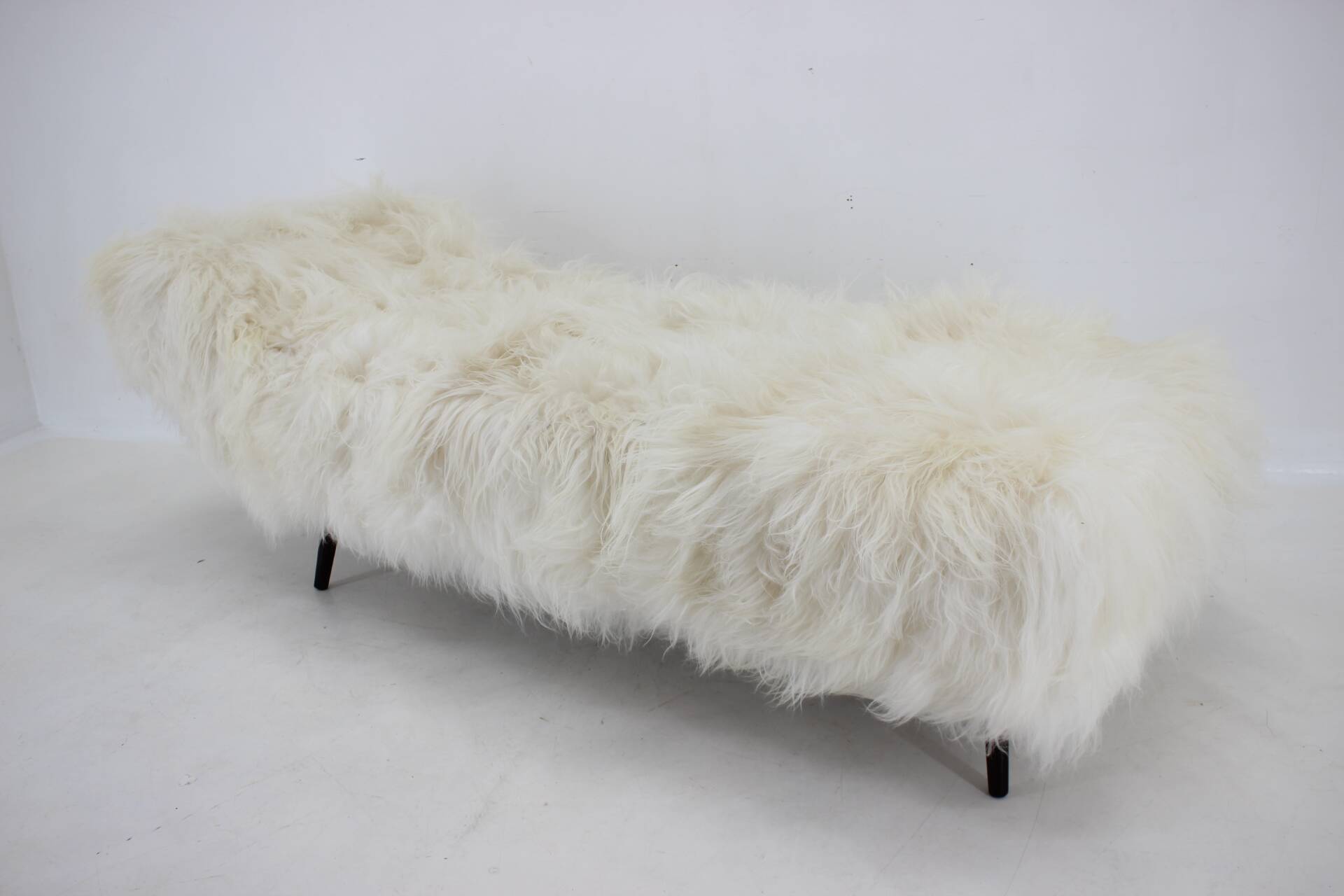 1960s Exclusive Daybed in Sheep Skin