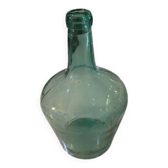 Give me a vintage decorative bottle, Jeanne.