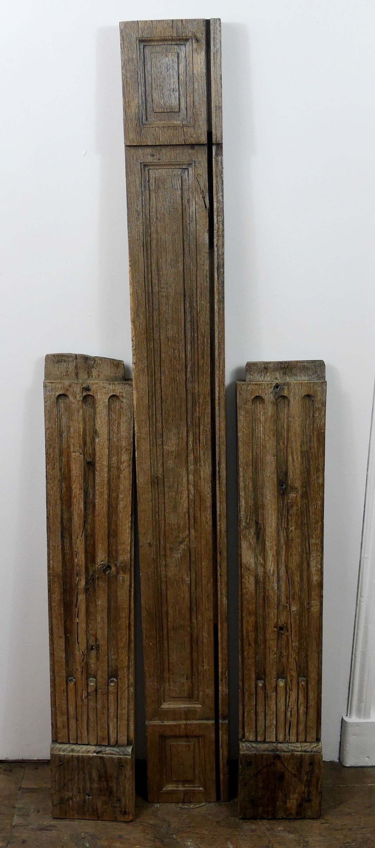 Old facade chene wood fireplace