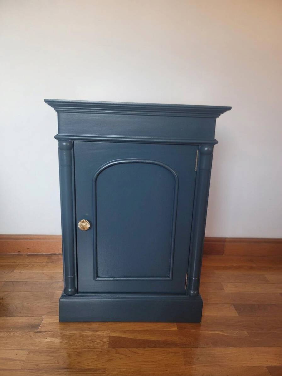 Paire de tables de nuit anciennes upcyclées