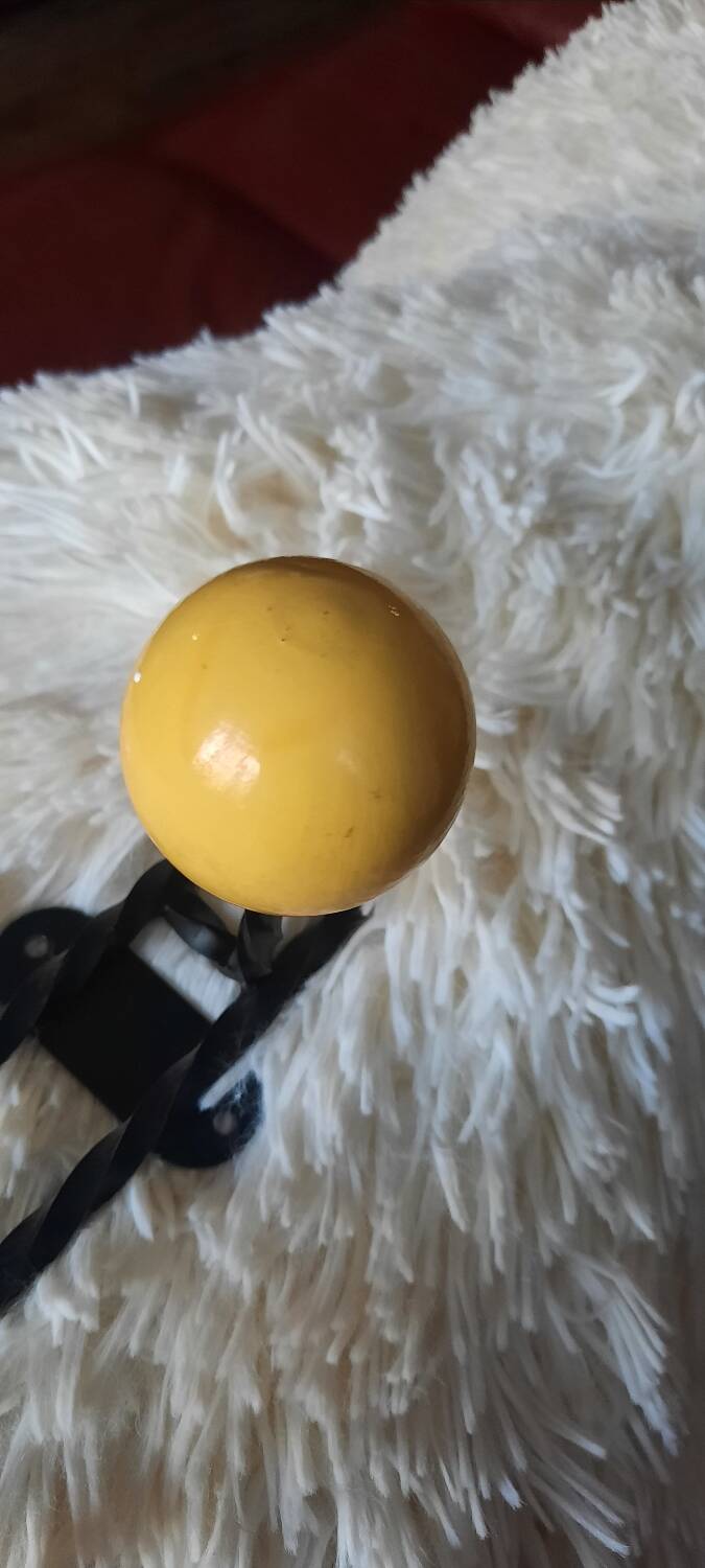 Wall-mounted coat rack