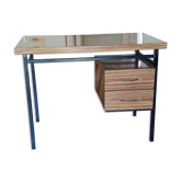 bureau minimaliste des années 1960