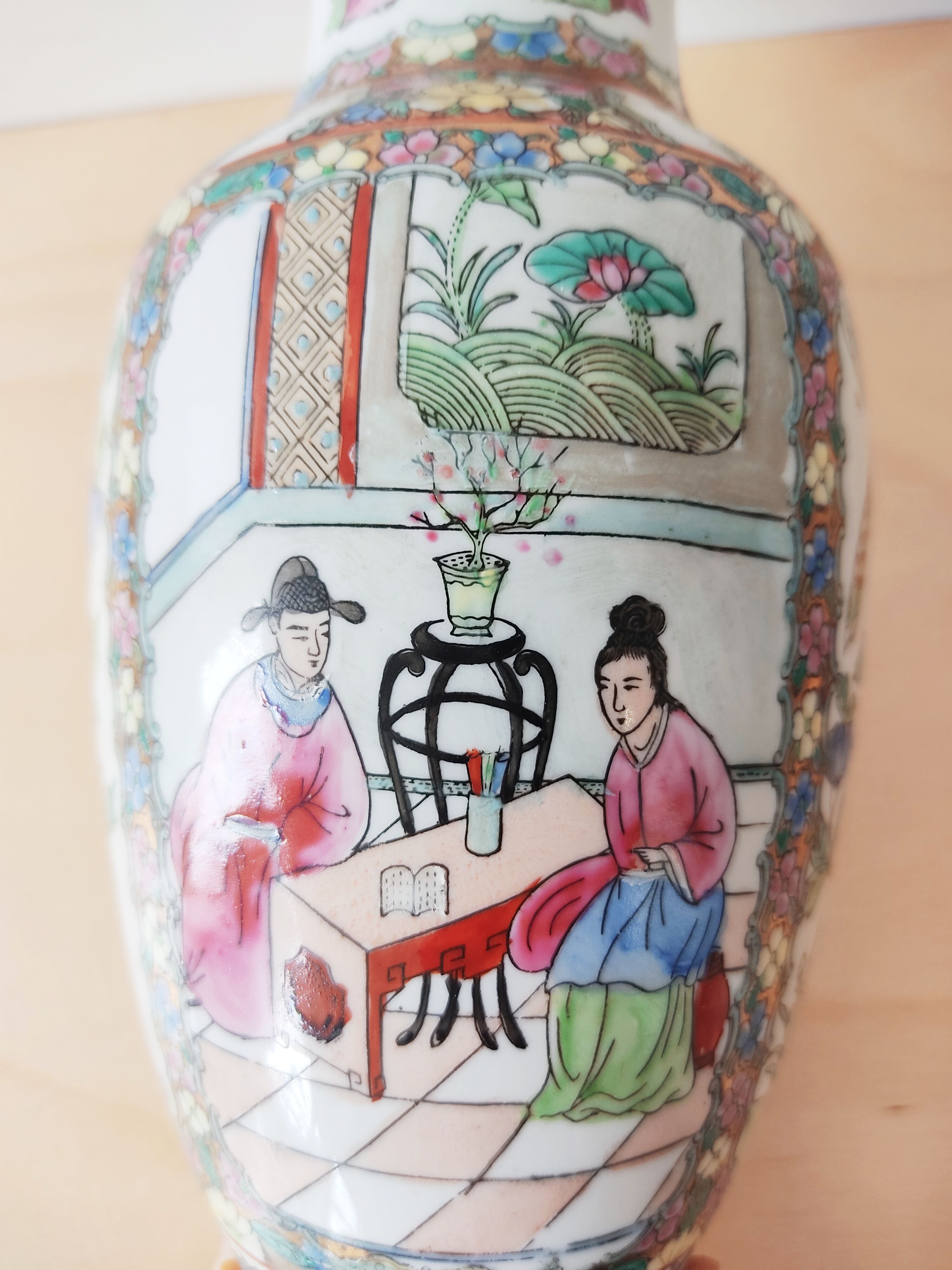 Porcelain vase china canton style