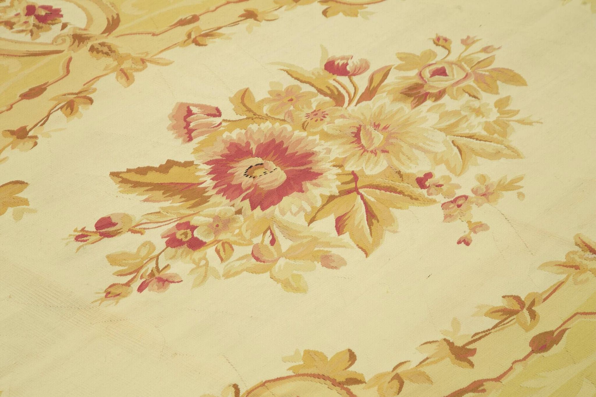 Handmade European Vintage Aubusson Kilim 261 cm x 365 cm