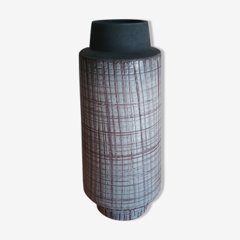 High decorative vase with a grid effect