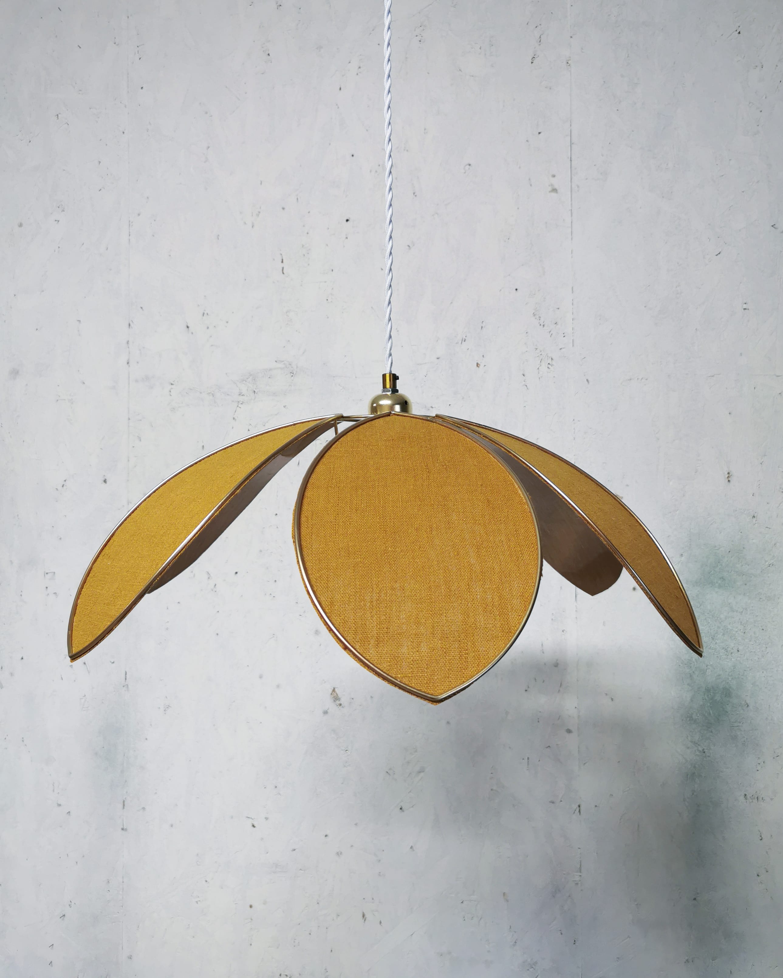 Set of 4 flower suspensions