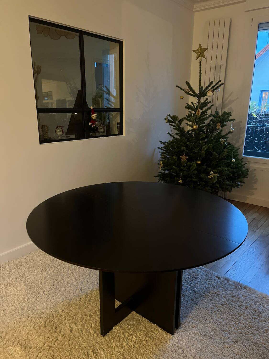 Extendable table for 4-14 people David Lange