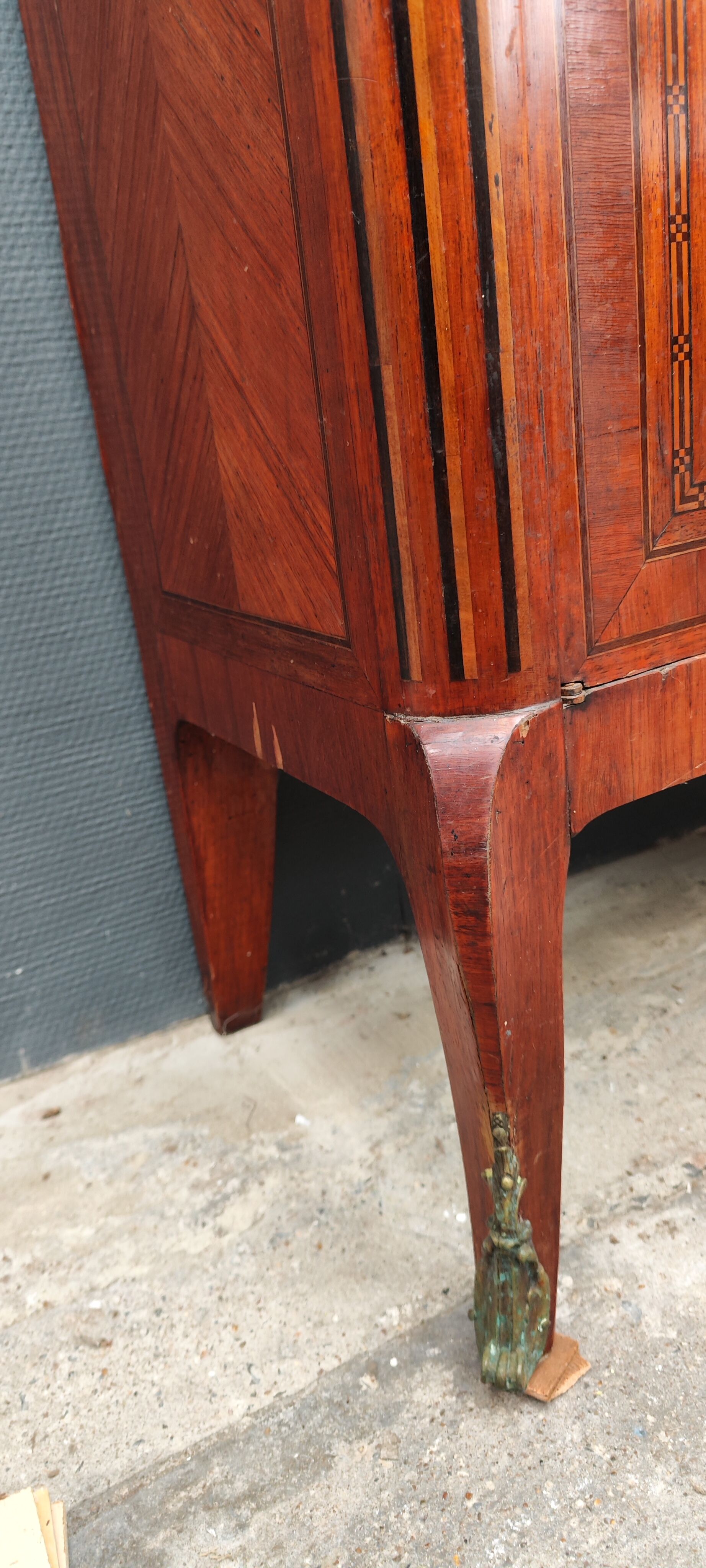 Old marquetry library showcase