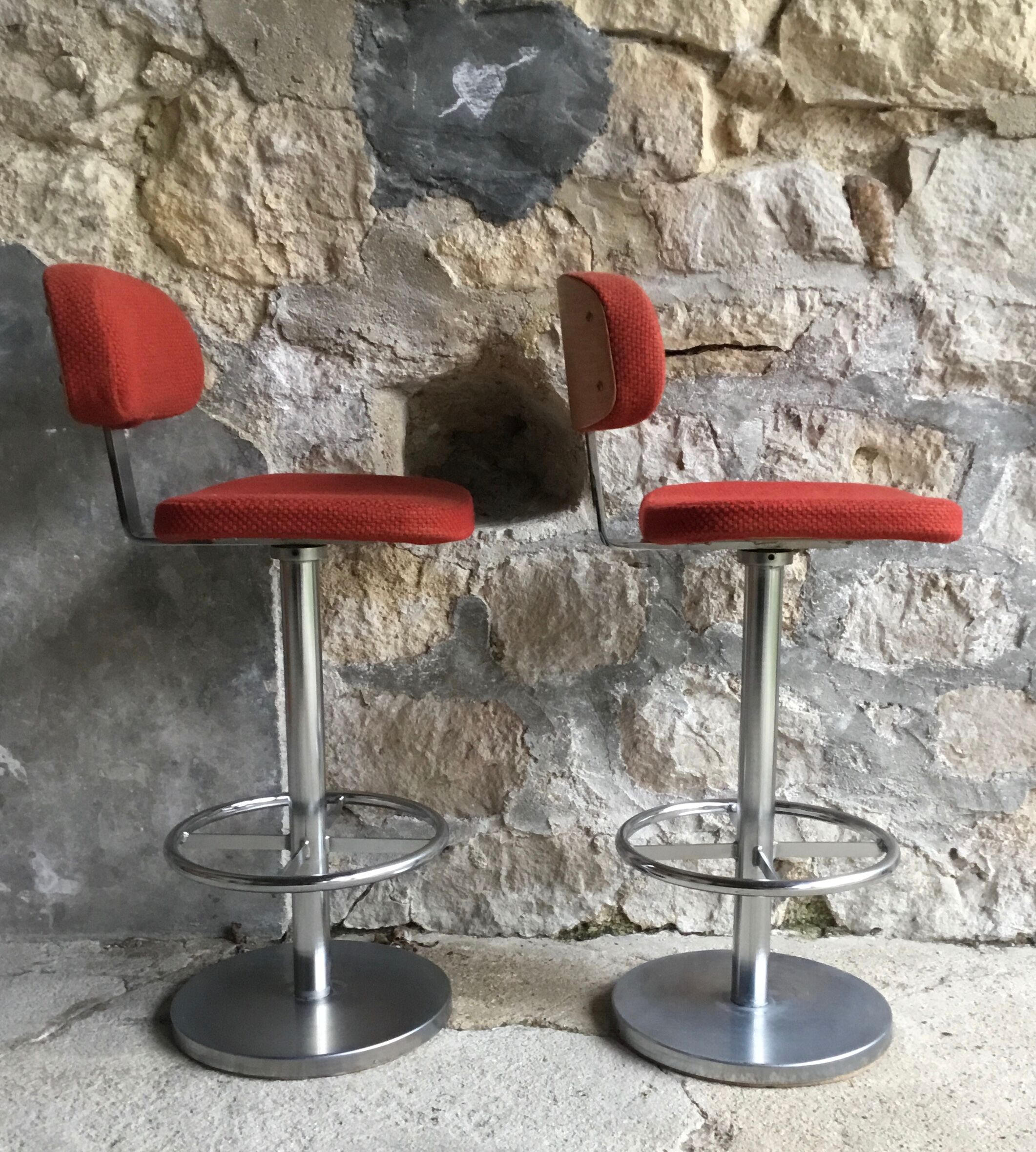 Pair of vintage bar stools with backrest - stainless steel base - 1960