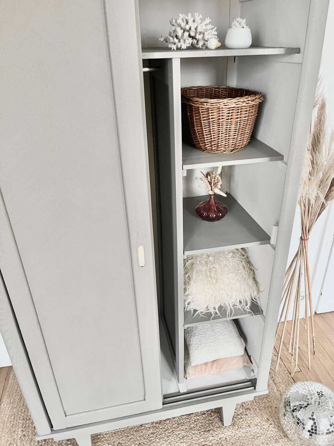 Sliding Parisian wardrobe