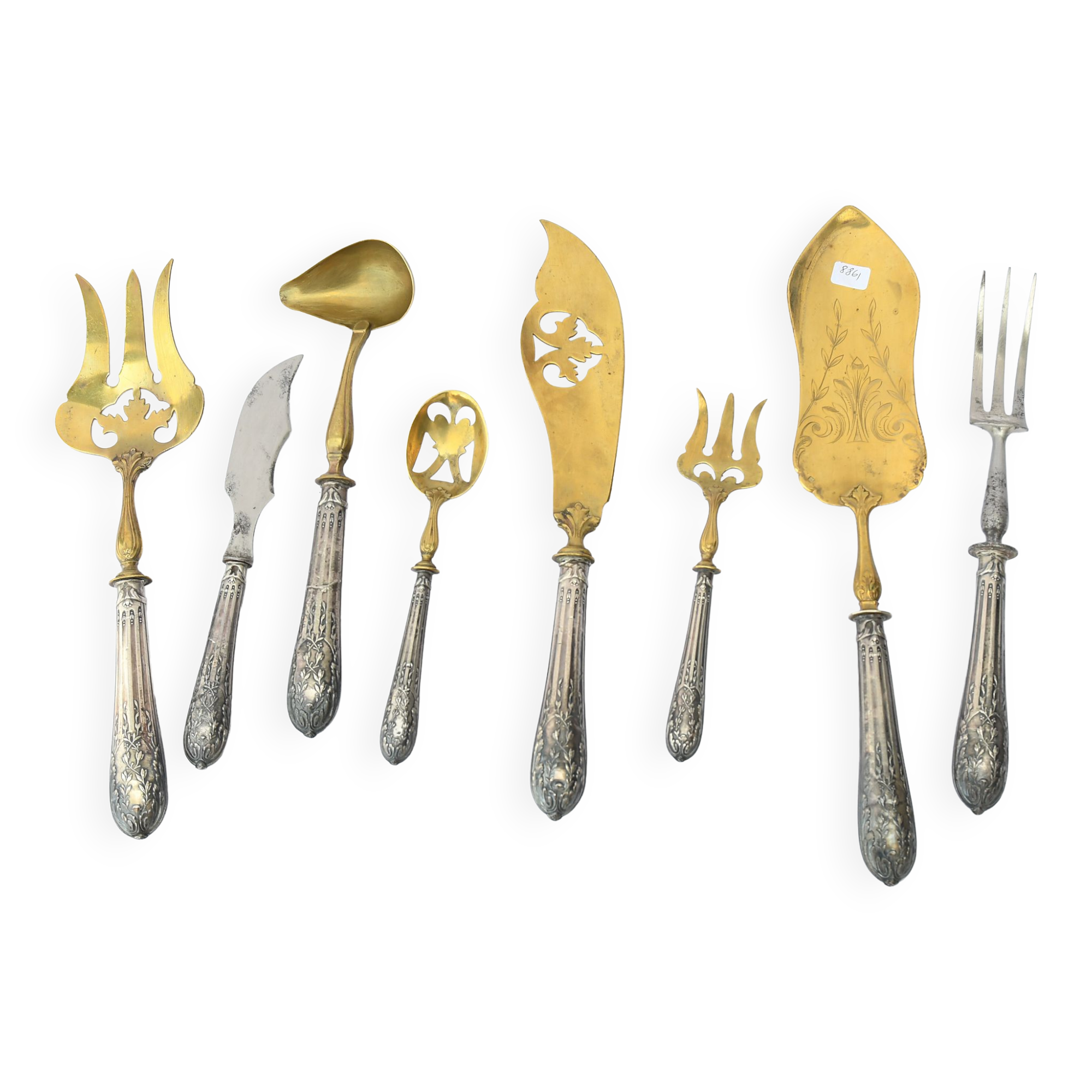 8 servative cutlery in silver metal