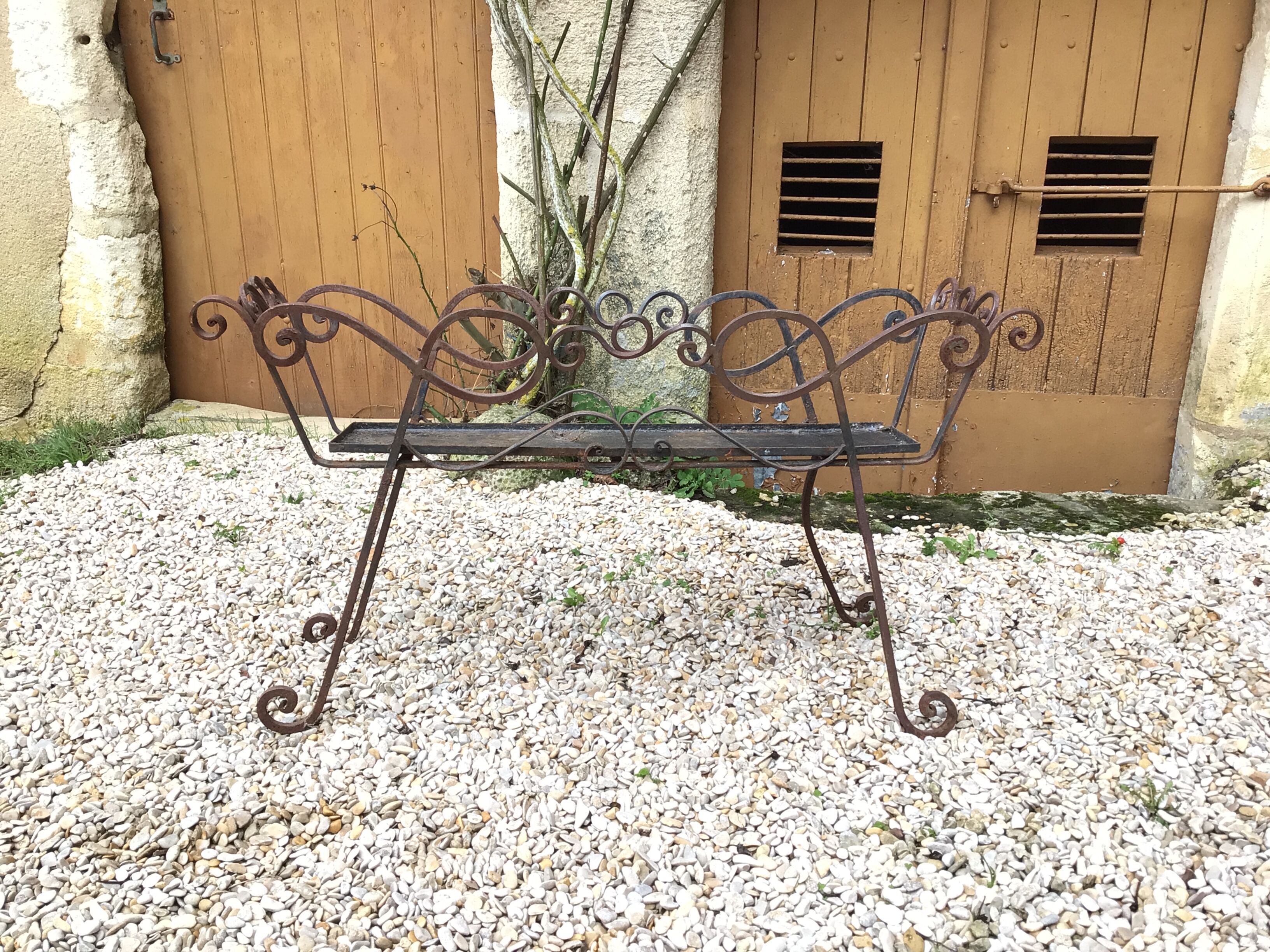 Jardinière porte plantes en fer forgé