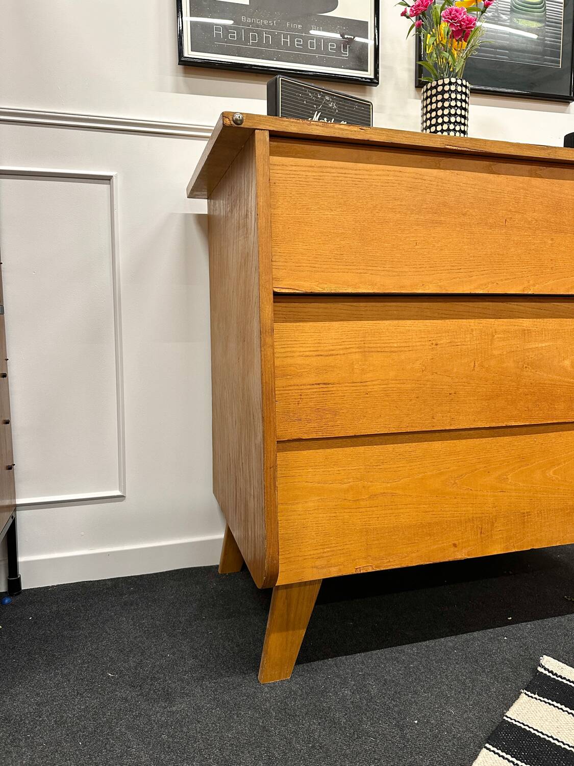 Compass feet chest of drawers