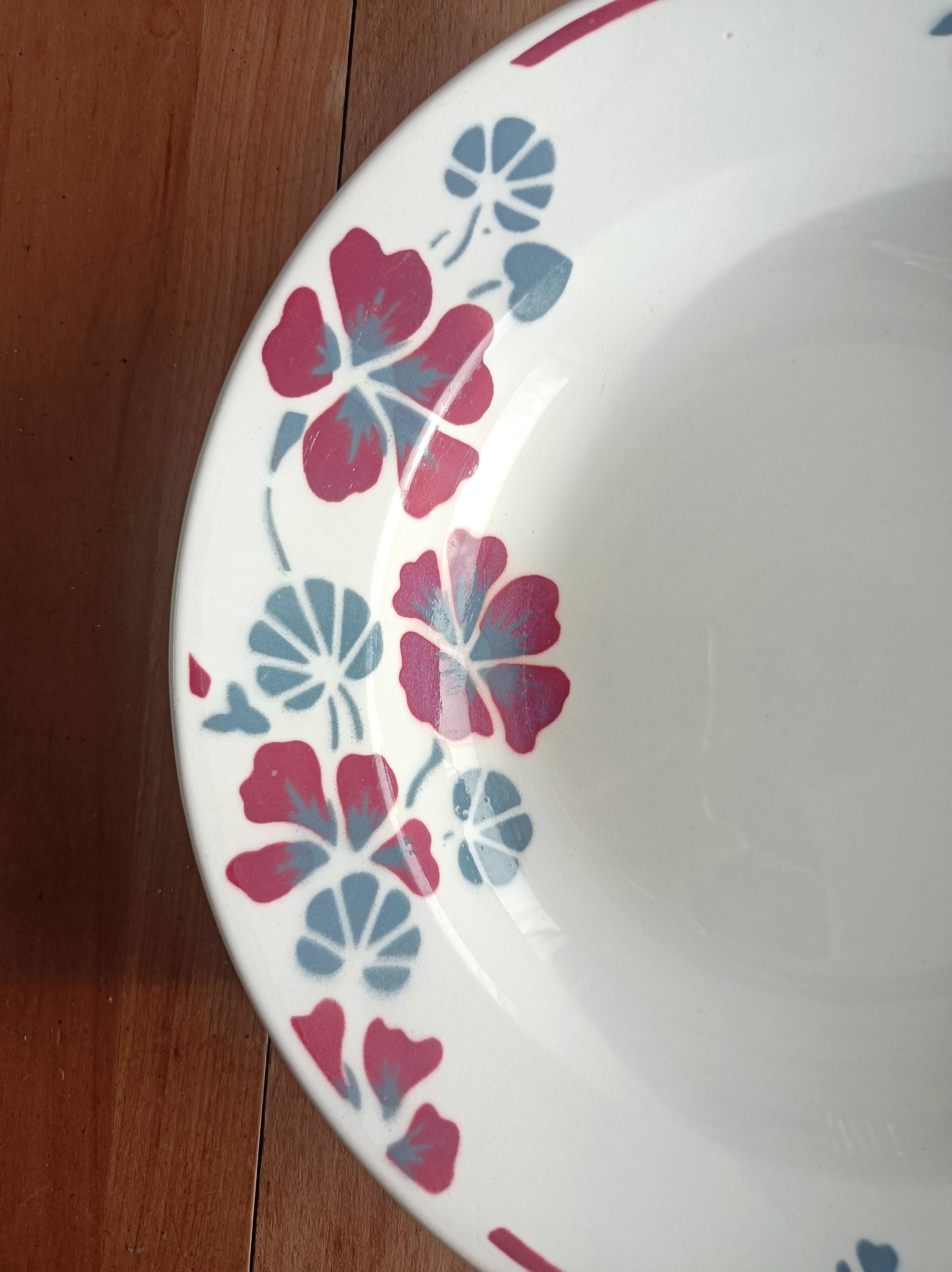 Set of 12 earthenware plates Salins, Nelly red