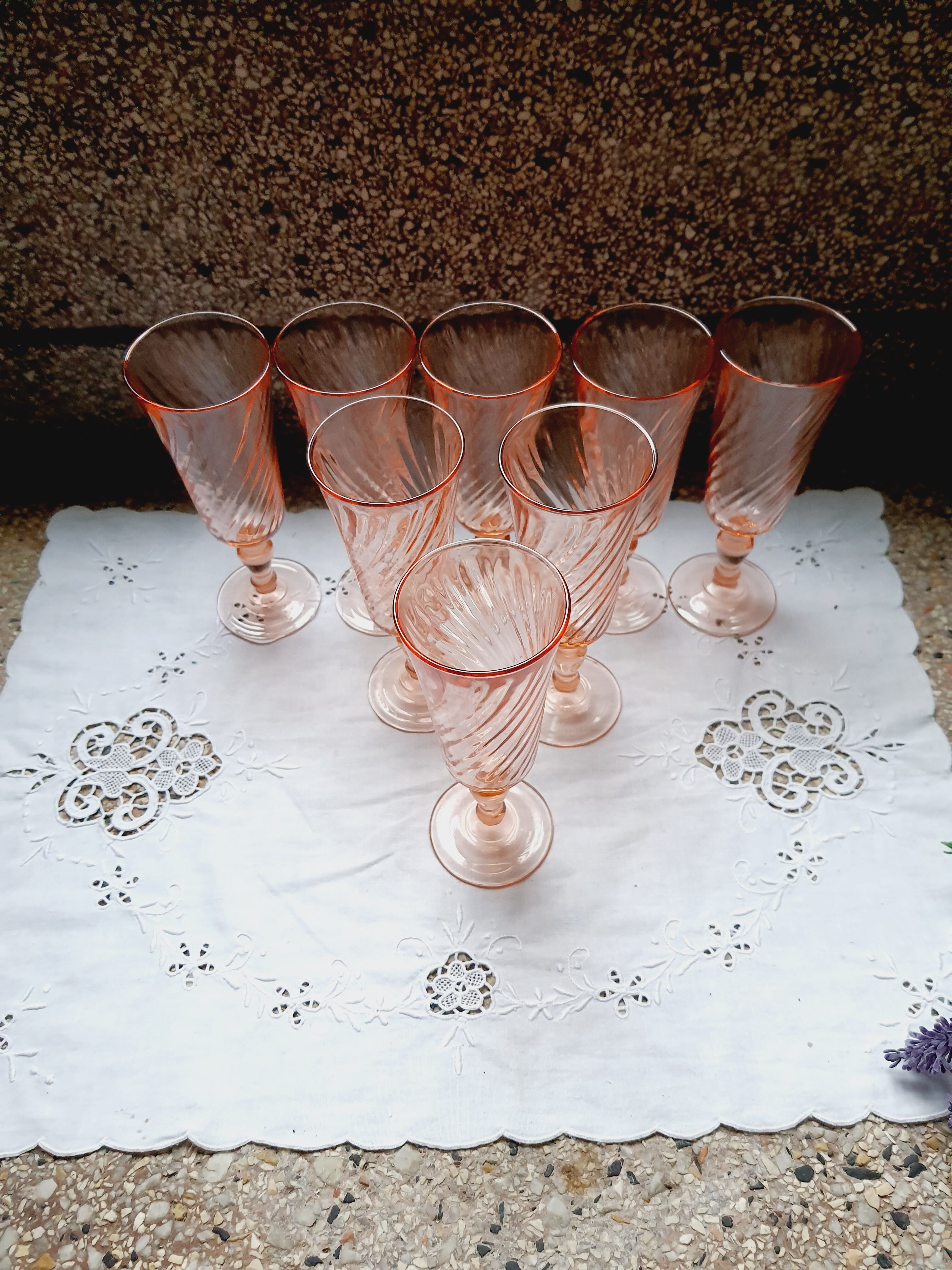 Lot of 8 Champagne flutes Luminarc Arcoroc Rosaline