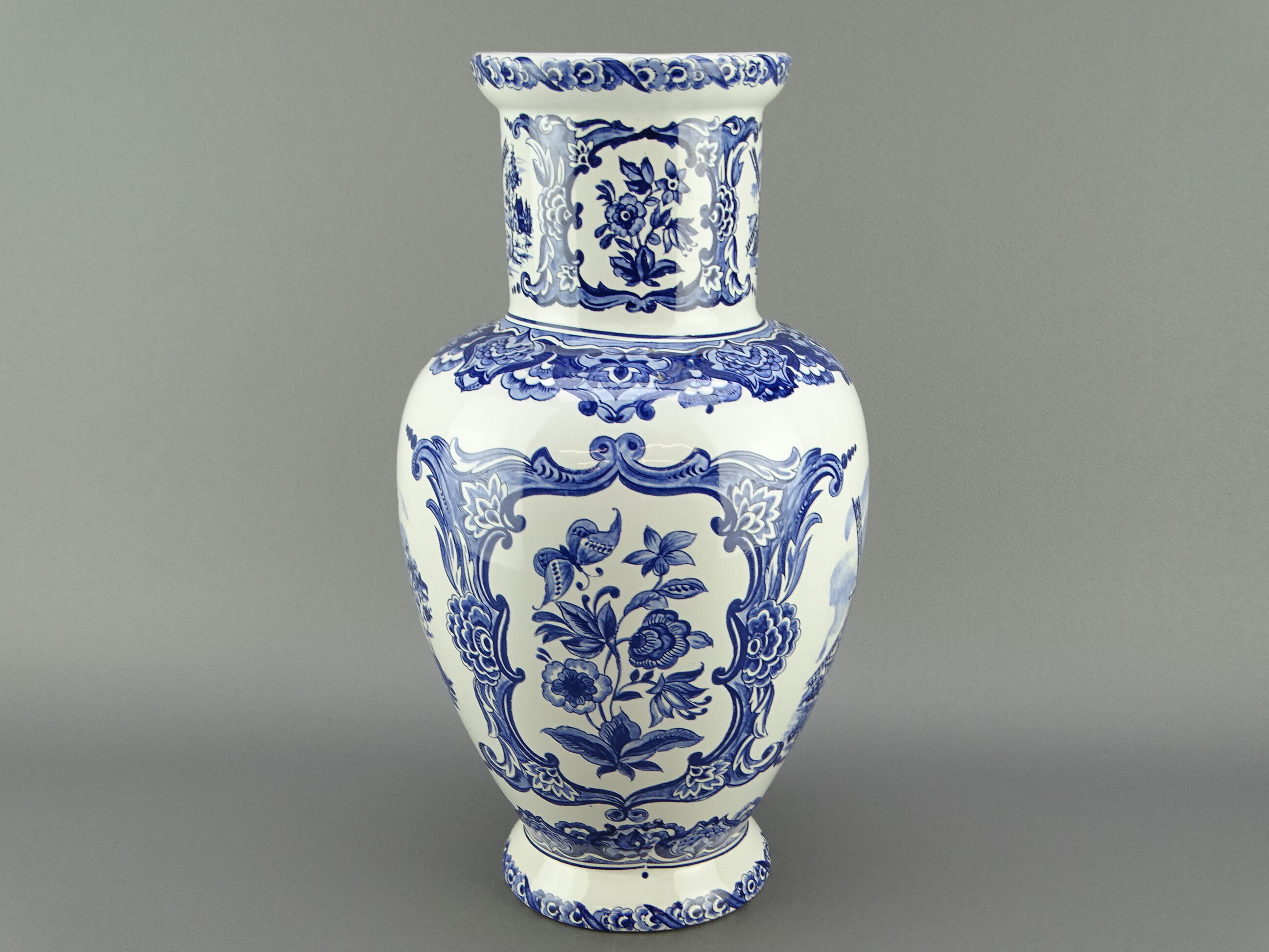 Earthenware vase from molen in holland