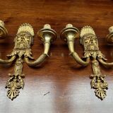 Paire d'appliques en bronze massif doré.