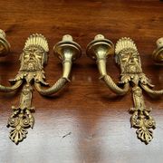 Paire d'appliques en bronze massif doré.