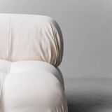 Camaleonda armchair in white cotton: retro-modern style from the 70s.