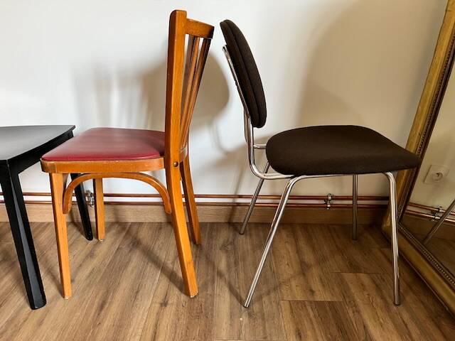 Set of 4 mismatched chairs