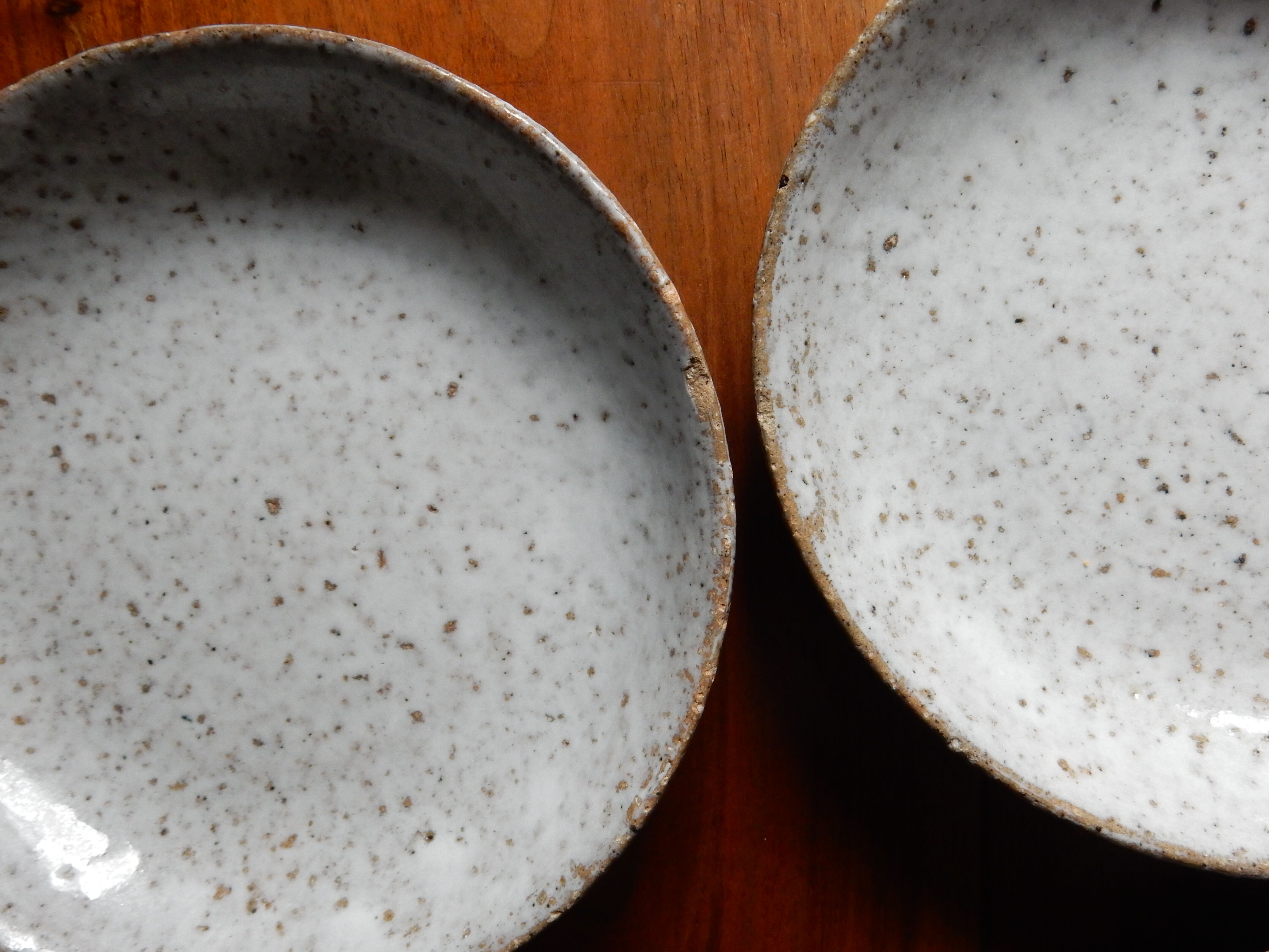 5 dessert plates in grey sandstone