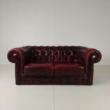 Red Chesterfield 2-seater sofa – oxblood leather